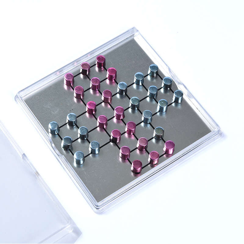 Magnetische metalen boter-kaas-en-eieren-set in helder acryl etui