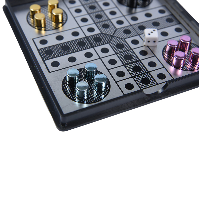 Magnetische metalen Ludo-spelset in helder acryl etui