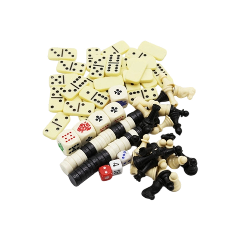 Klassieke multigameset: combinatie van schaken, domino, poker en dammen