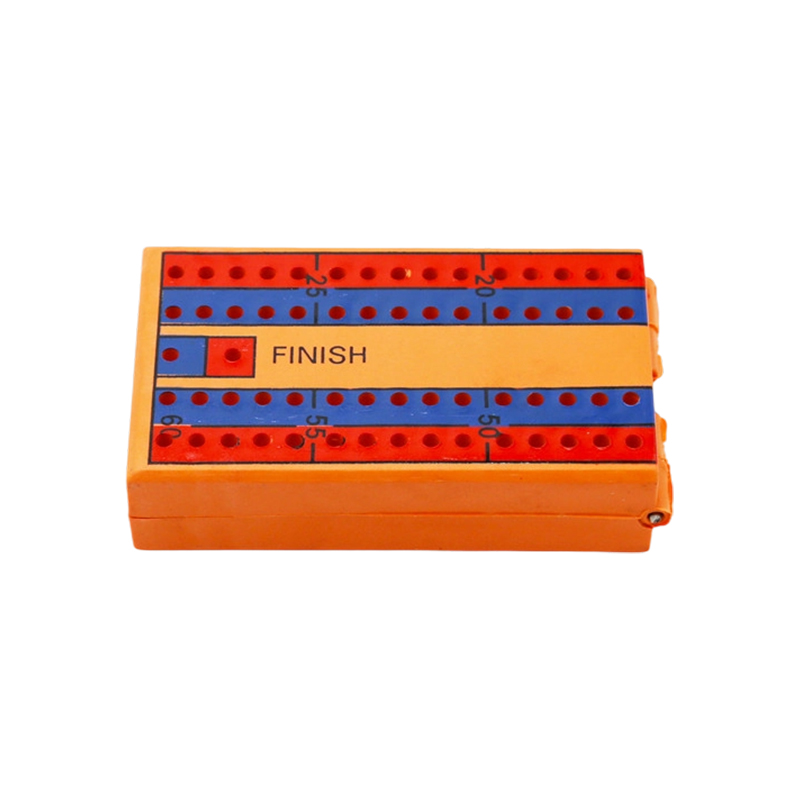 Klassieke multigameset: combinatie van schaken, domino, poker en dammen