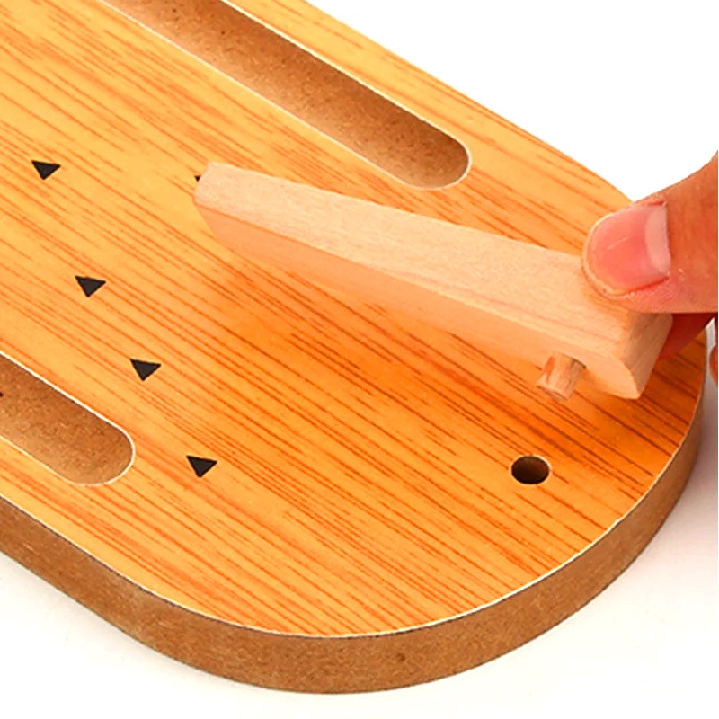 Compacte houten set met stalen kogel en pinnen Mini-desktop-bowlingspel